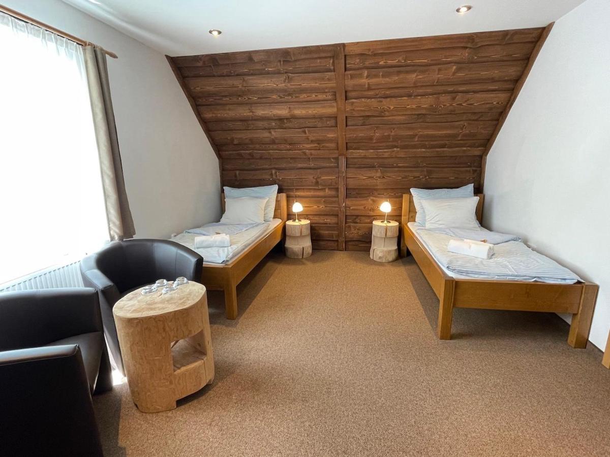 Hotel Kristian Kubova Huť Eksteriør billede
