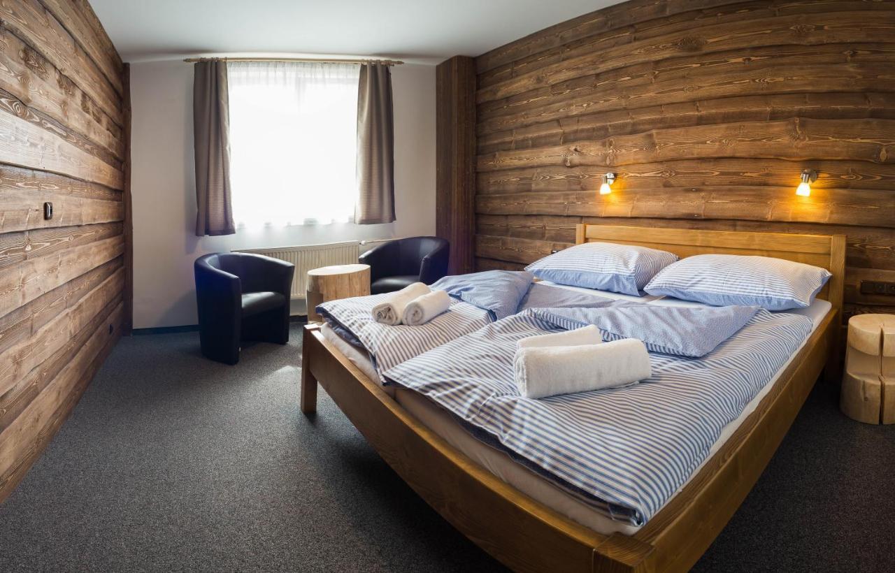 Hotel Kristian Kubova Huť Eksteriør billede