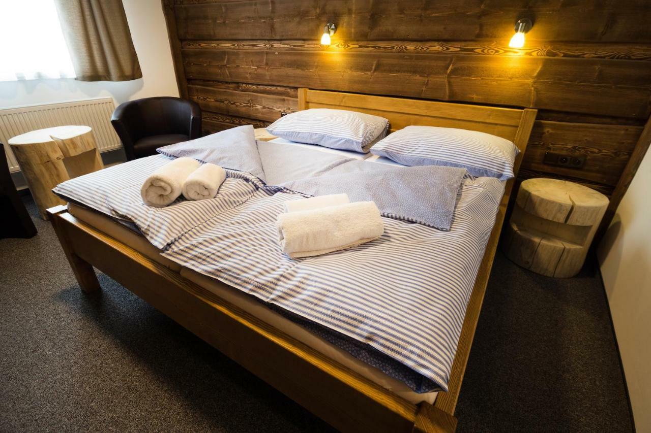 Hotel Kristian Kubova Huť Eksteriør billede
